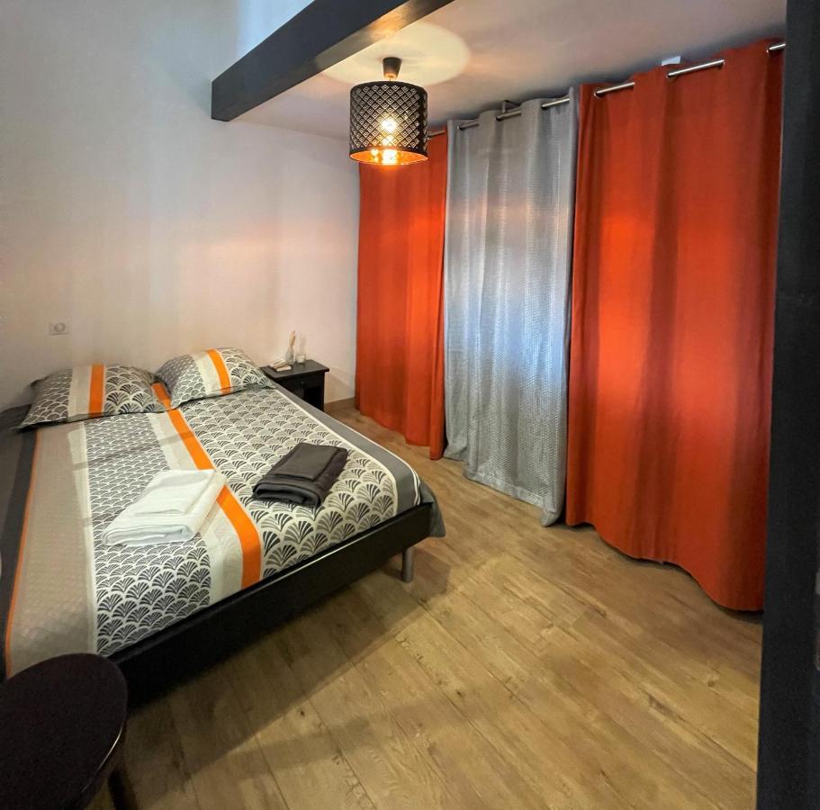 Апартаменти T2 De 40 M2 - Facile D'Acces, Lumineux Et Au Calme Saint-Genet-Lerpt Екстер'єр фото